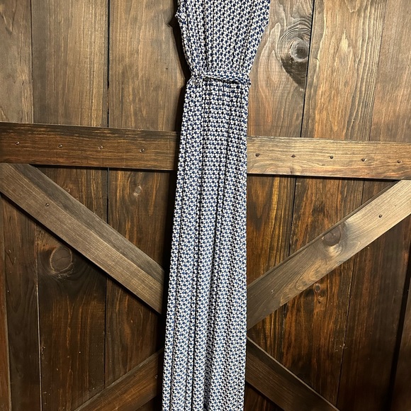 Navy blue and white maxi dress! - Picture 3 of 5